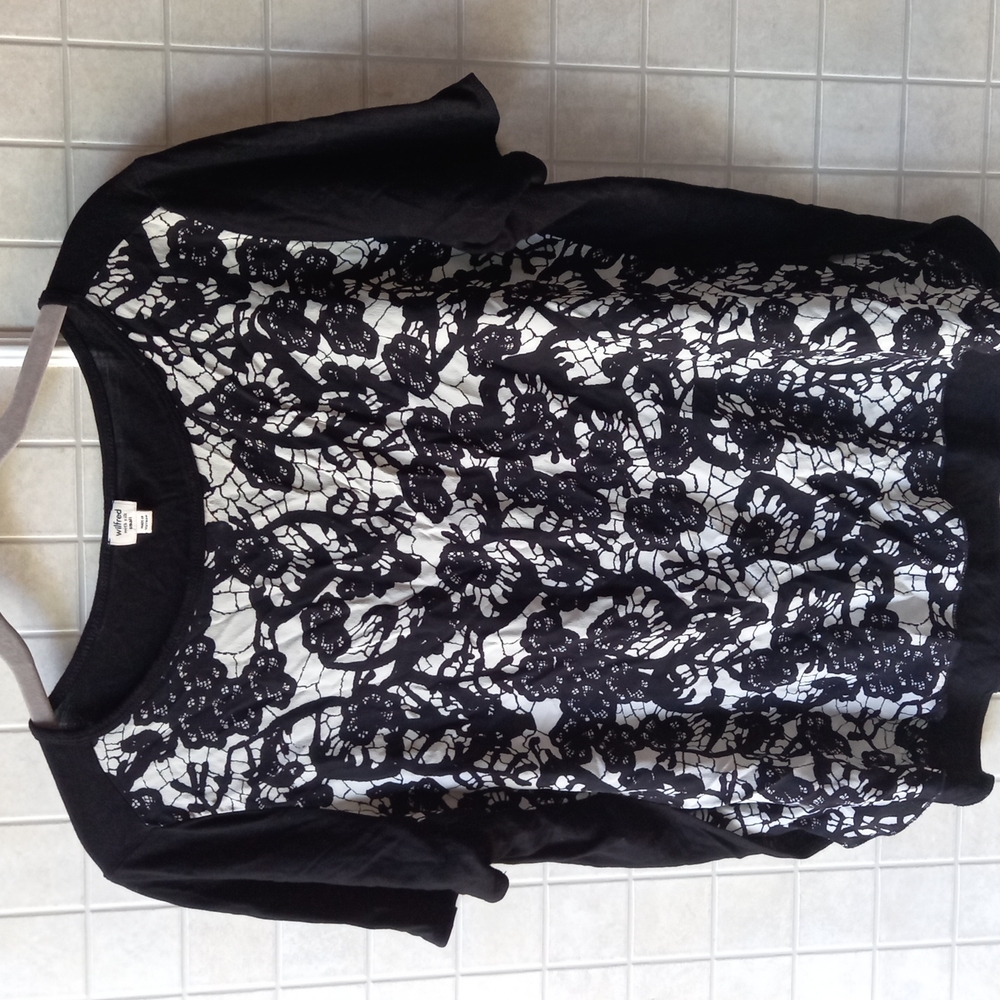 Wilfred black and white top